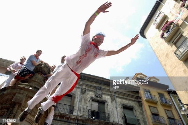 JUMPING FROM THE FOUNTAIN san fermin 2025