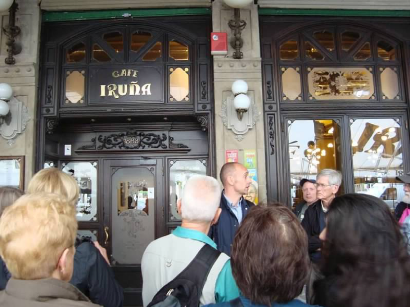 Guiding at cafe Iruña in Pamplona